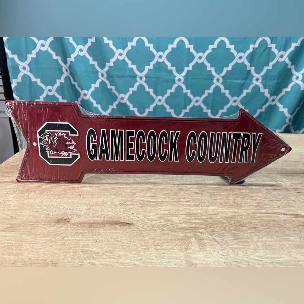 South Carolina Gamecocks "Gamecock Country” Arrow Sign